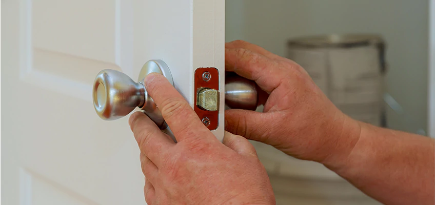 AAA Locksmiths For lock Replacement in McHenry, Illinois